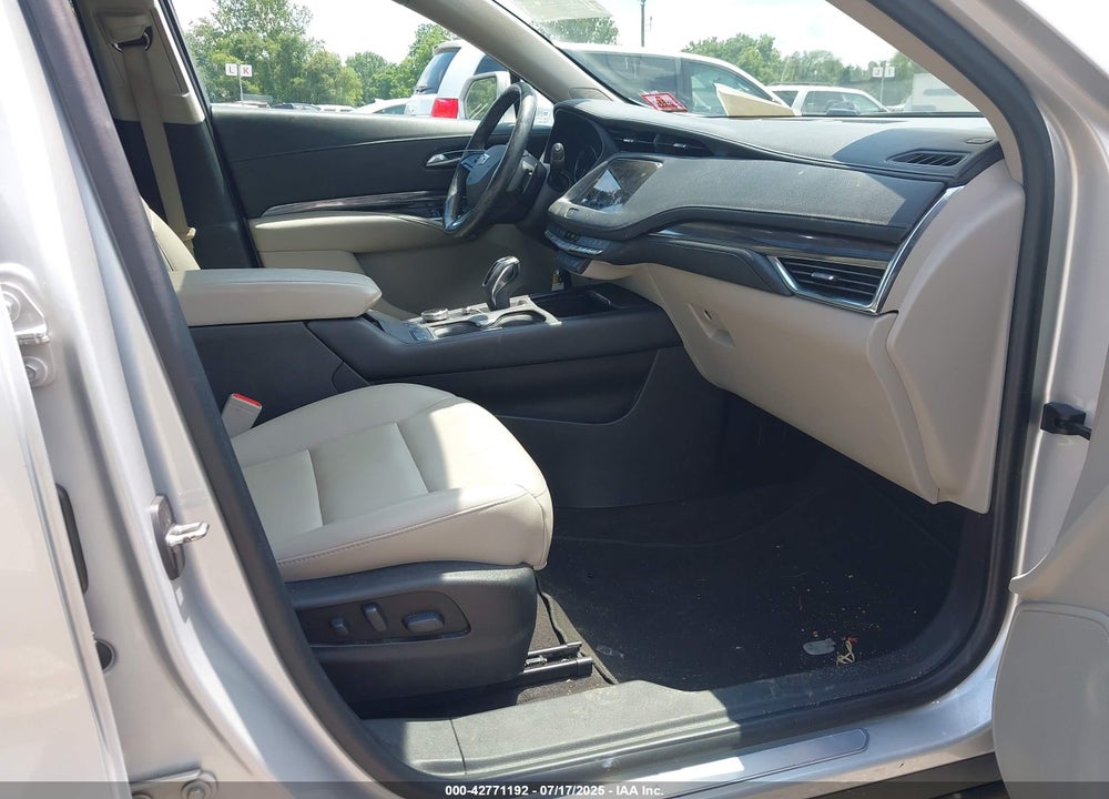 2019 CADILLAC XT4 VIN: 1GYAZAR49KF210452
