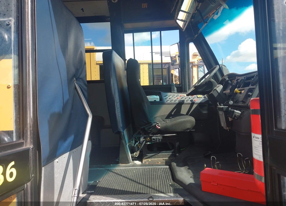 2009 FREIGHTLINER CHASSIS B2B VIN: 4UZABRDJ79CAE9370
