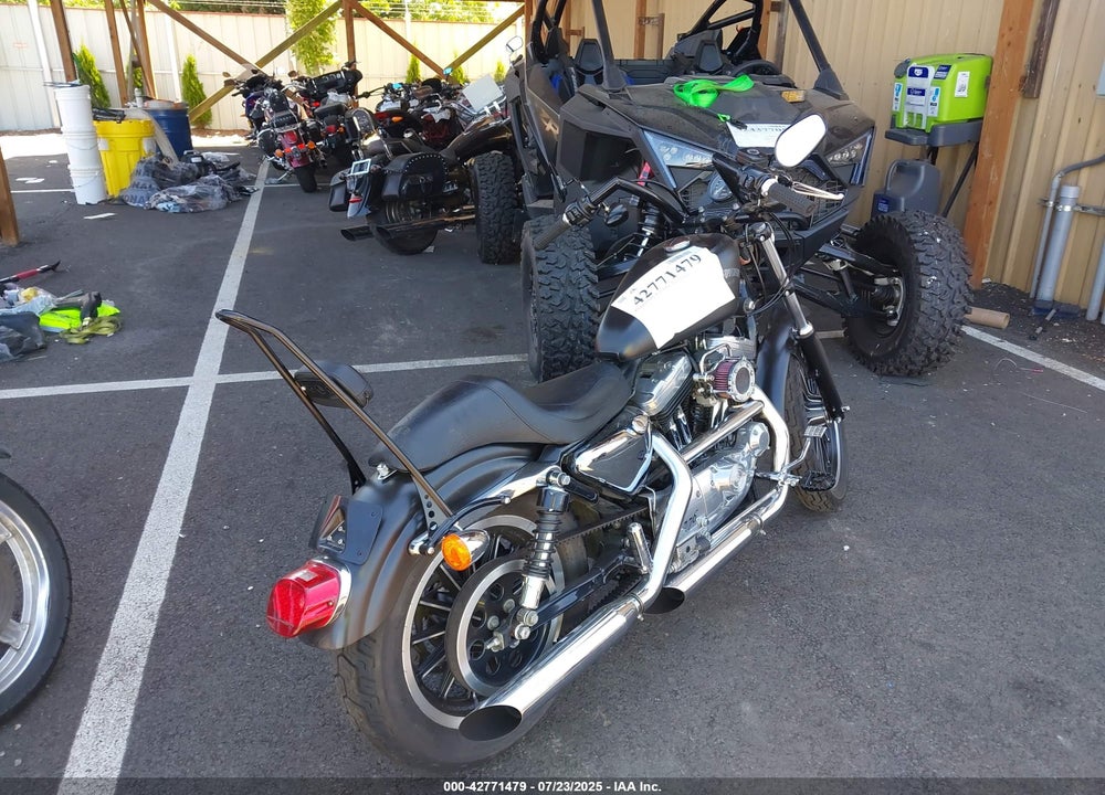 2001 HARLEY-DAVIDSON XL883 VIN: 1HD4CAM311K111938