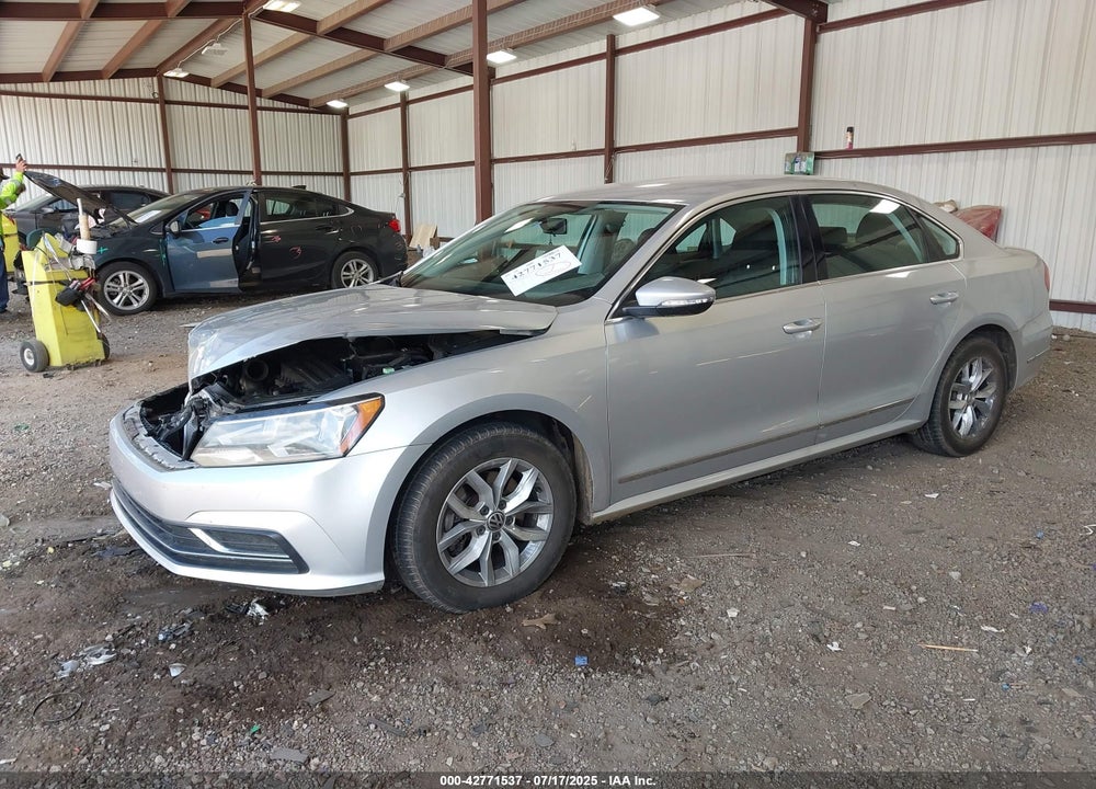 2017 VOLKSWAGEN PASSAT VIN: 1VWAT7A38HC078417