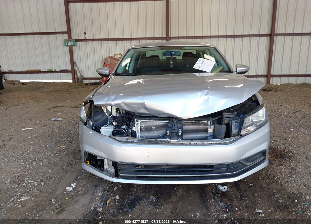 2017 VOLKSWAGEN PASSAT VIN: 1VWAT7A38HC078417