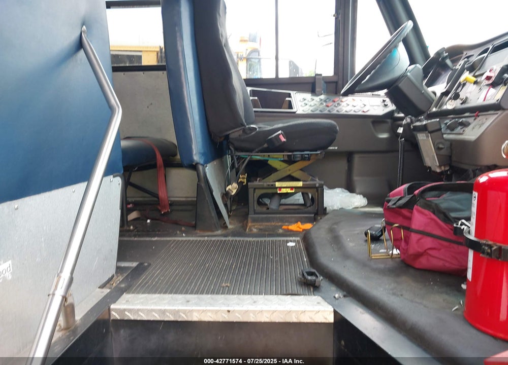2009 FREIGHTLINER CHASSIS B2B VIN: 4UZABRDJ39CAE9379