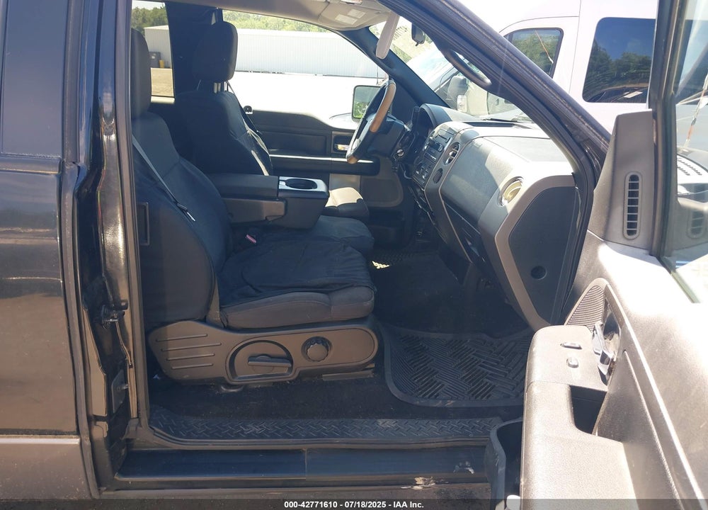 2005 FORD F150 VIN: 1FTPX14585FA82196