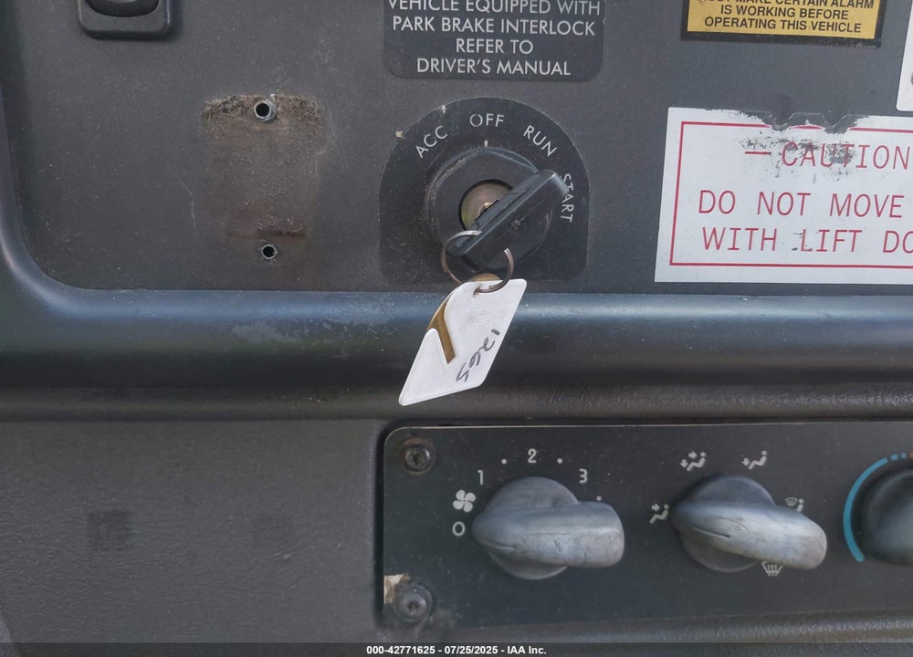 2009 FREIGHTLINER CHASSIS VIN: 4UZABRDJ59CAE9366