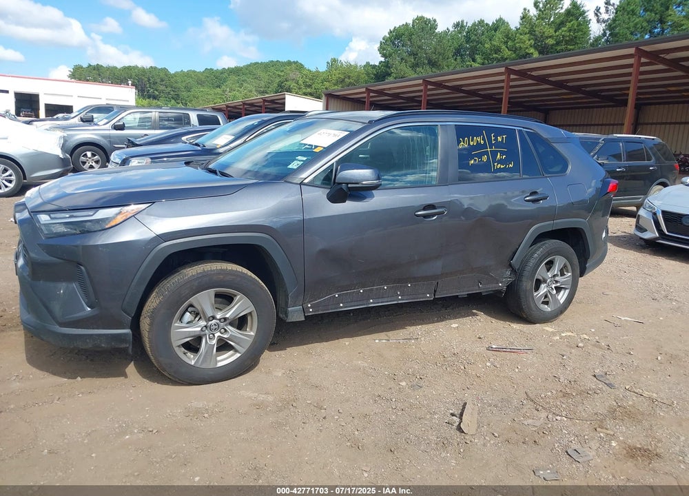 2024 TOYOTA RAV4 XLE VIN: 2T3W1RFV6RC281181