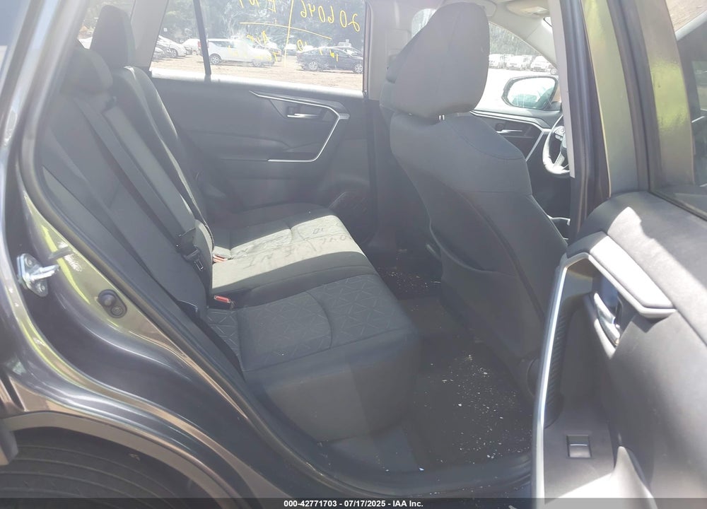2024 TOYOTA RAV4 XLE VIN: 2T3W1RFV6RC281181