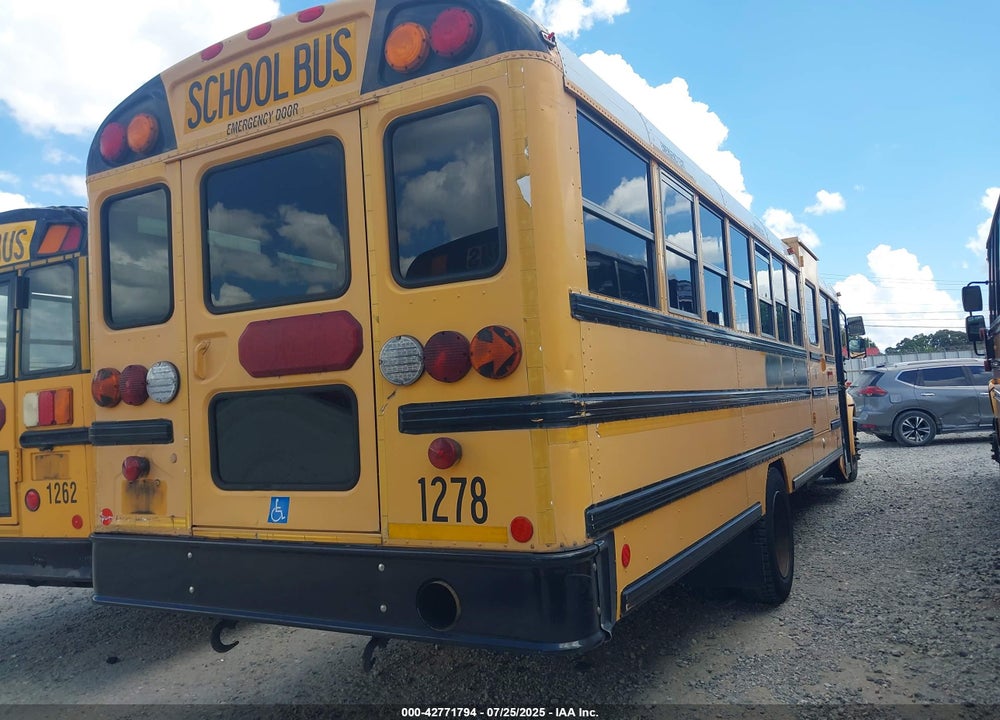 2010 IC CORPORATION 3000 CE VIN: 4DRBUAAL5AB175860