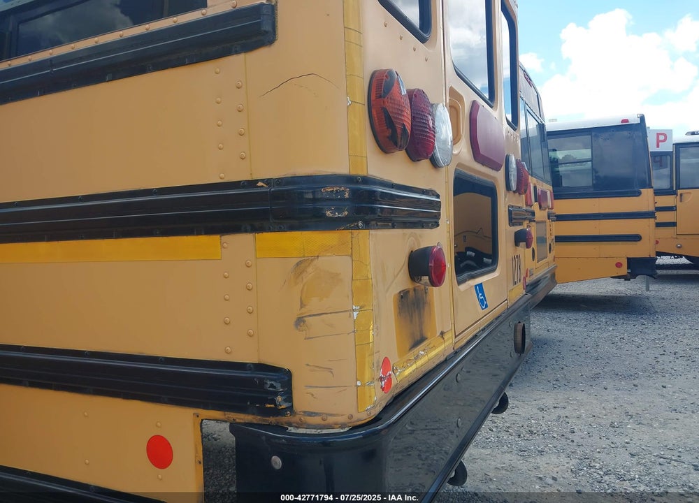 2010 IC CORPORATION 3000 CE VIN: 4DRBUAAL5AB175860