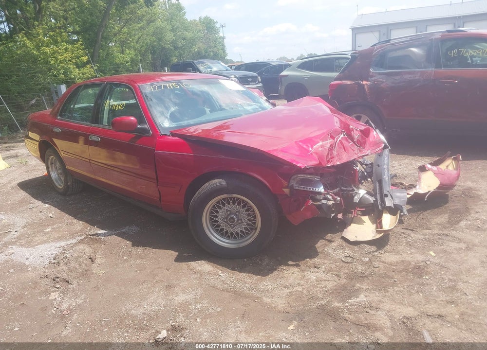 1998 FORD CROWN VICTORIA LX VIN: 2FAFP74W5WX110748