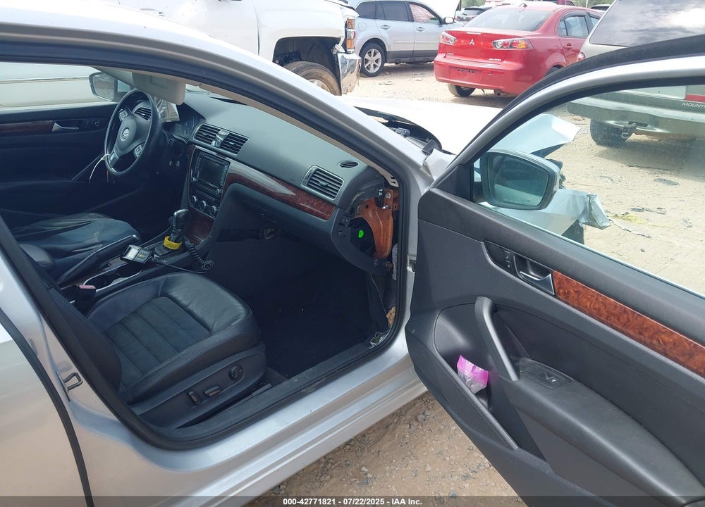 2013 VOLKSWAGEN PASSAT 2.0L TDI SEL PREMIUM VIN: 1VWCN7A34DC084986