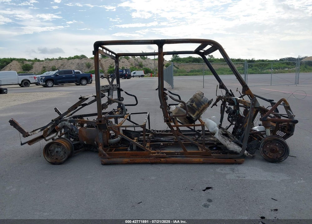 2015 POLARIS RANGER CREW 900 EPS VIN: 3NSRUE877FG873788