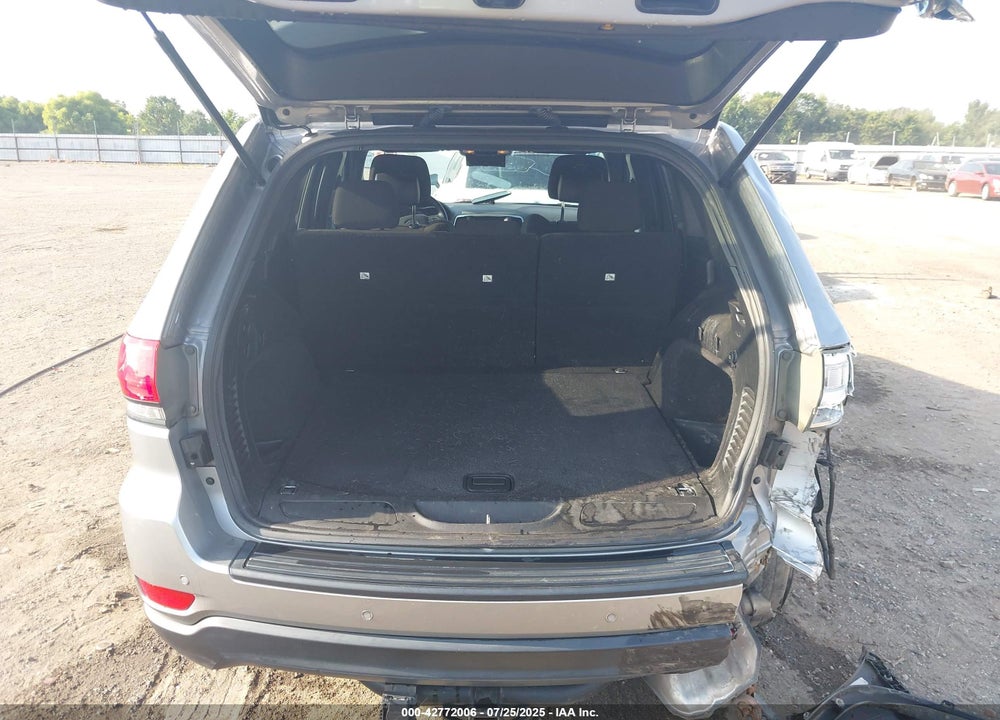 2018 JEEP GRAND CHEROKEE LAREDO 4X2 VIN: 1C4RJEAG2JC111808