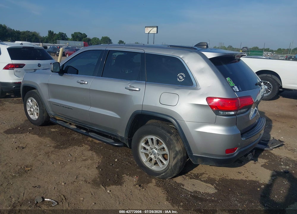 2018 JEEP GRAND CHEROKEE LAREDO 4X2 VIN: 1C4RJEAG2JC111808