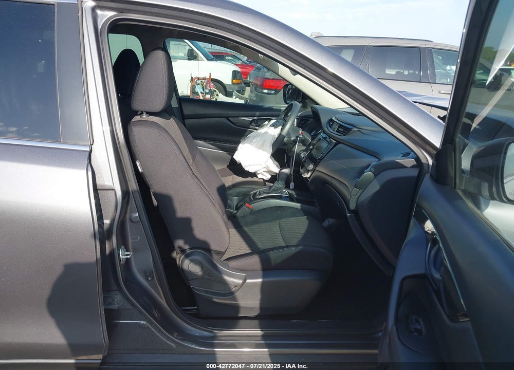 2019 NISSAN ROGUE VIN: 5N1AT2MT2KC805782