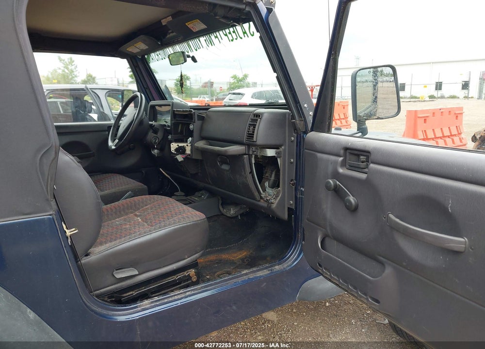 2000 JEEP WRANGLER SE VIN: 1J4FA29P4YP740134