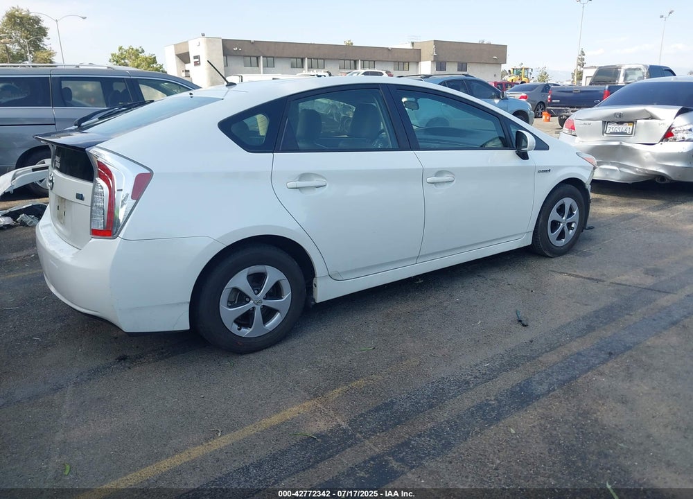 2014 TOYOTA PRIUS VIN: JTDKN3DU2E0384752