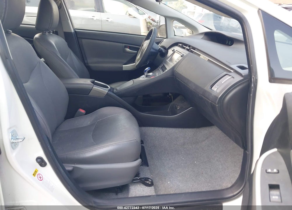 2014 TOYOTA PRIUS VIN: JTDKN3DU2E0384752