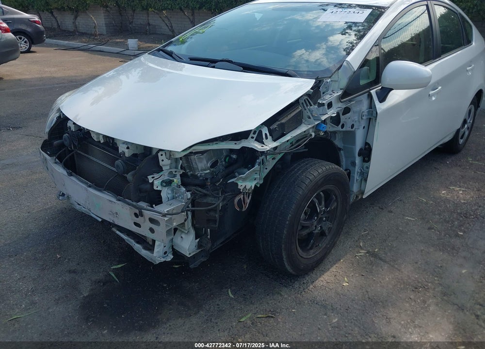 2014 TOYOTA PRIUS VIN: JTDKN3DU2E0384752