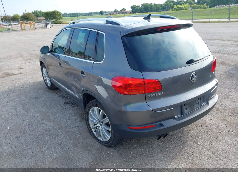 2012 VOLKSWAGEN TIGUAN VIN: WVGAV7AX1CW004596