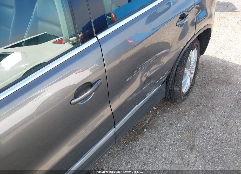 2012 VOLKSWAGEN TIGUAN VIN: WVGAV7AX1CW004596