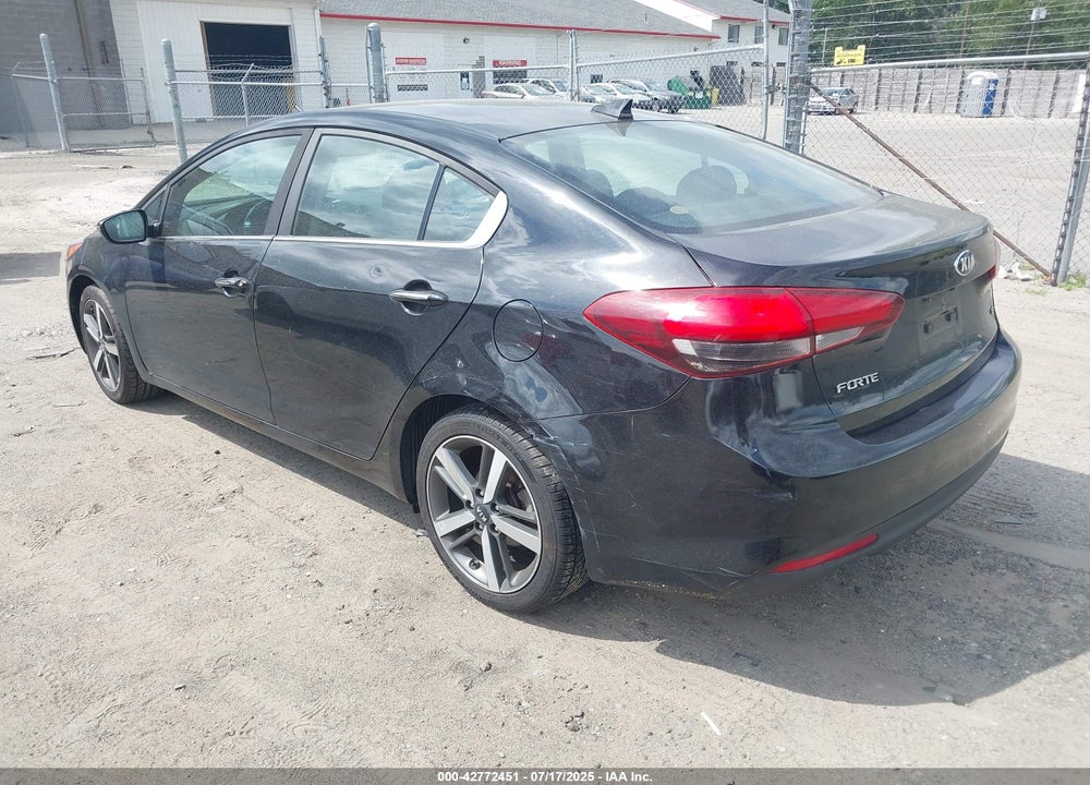 2017 KIA FORTE VIN: 3KPFL4A87HE136402
