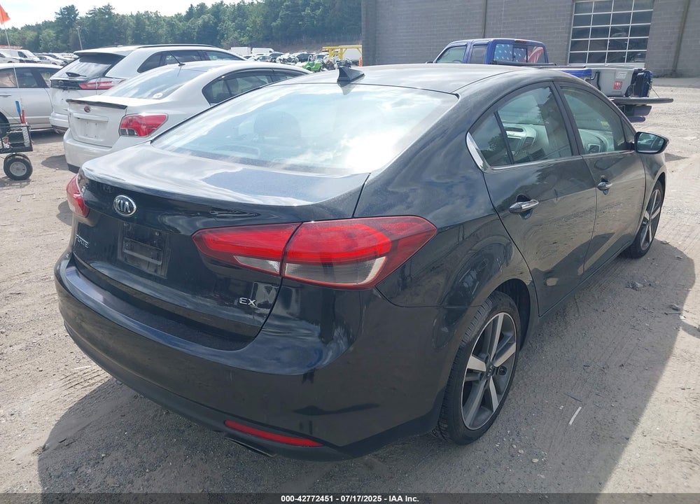 2017 KIA FORTE VIN: 3KPFL4A87HE136402