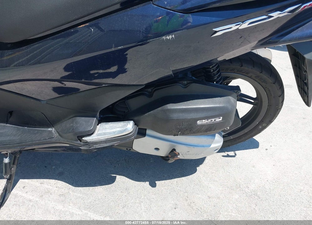 2017 HONDA PCX VIN: RLHKF1806HY201075