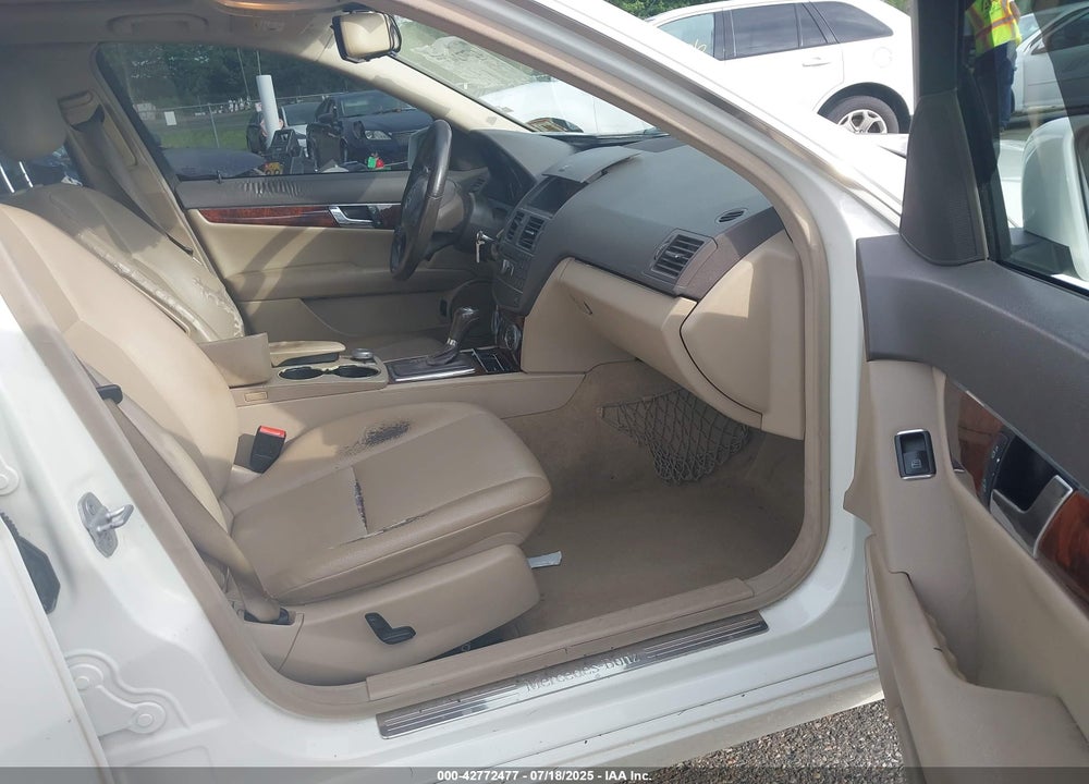 2011 MERCEDES-BENZ C CLASS VIN: WDDGF8BB6BR165937