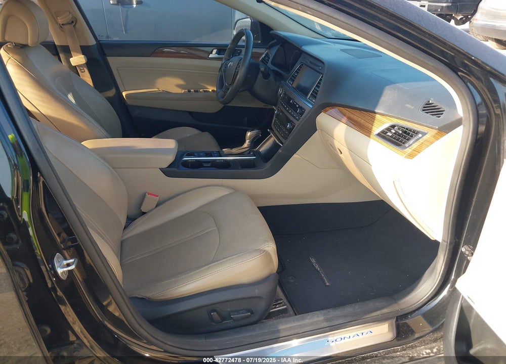 2015 HYUNDAI SONATA VIN: 5NPE34AF6FH230967