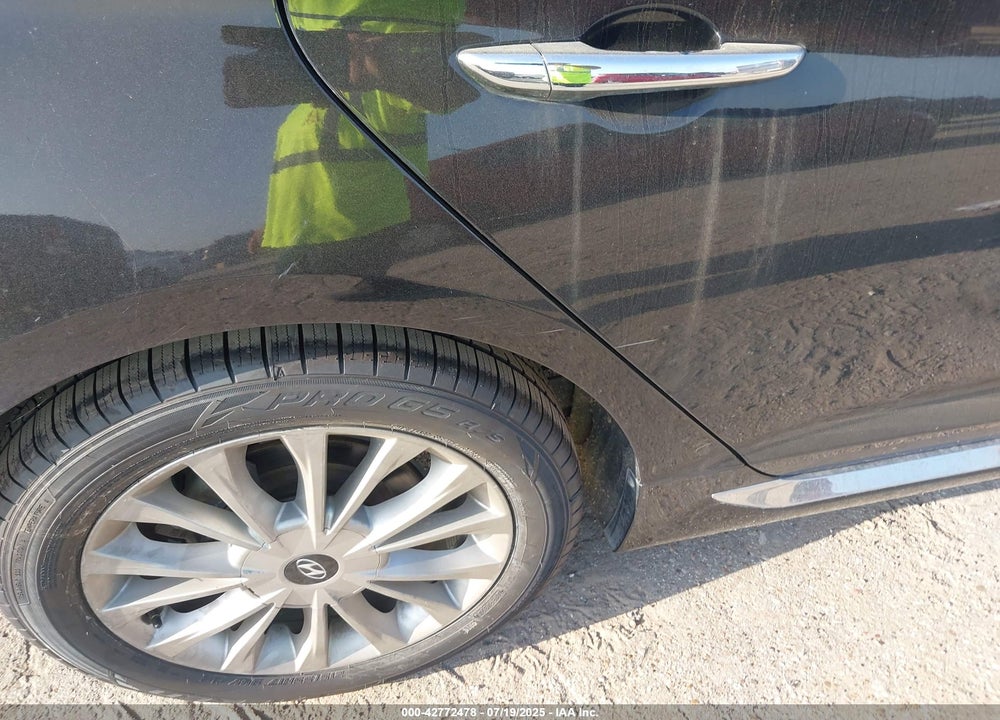 2015 HYUNDAI SONATA VIN: 5NPE34AF6FH230967