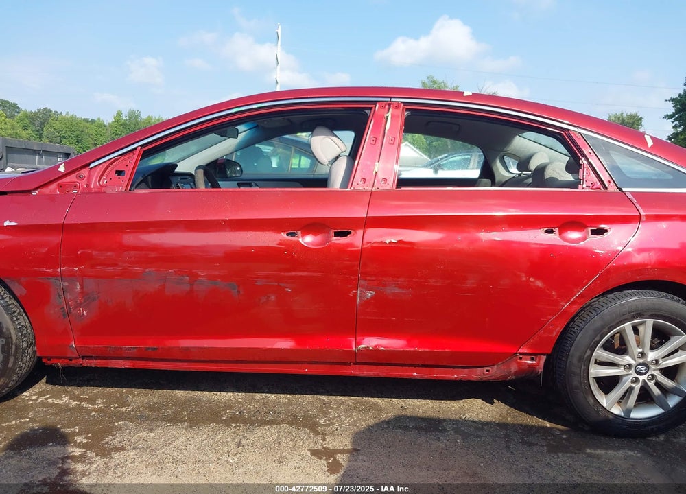 2015 HYUNDAI SONATA VIN: 5NPE24AFXFH151983