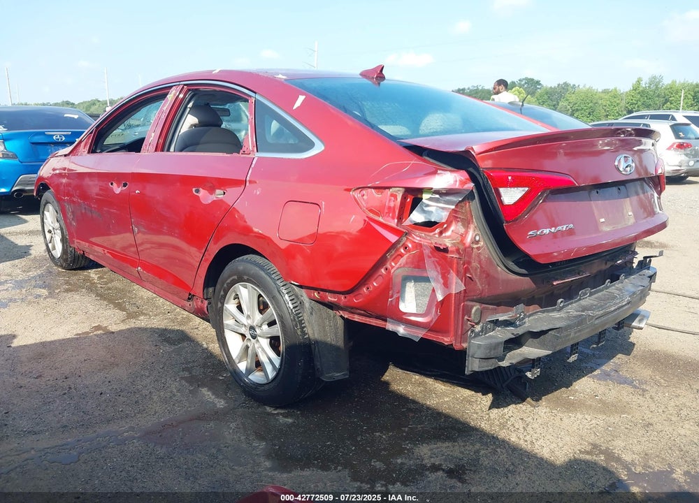 2015 HYUNDAI SONATA VIN: 5NPE24AFXFH151983