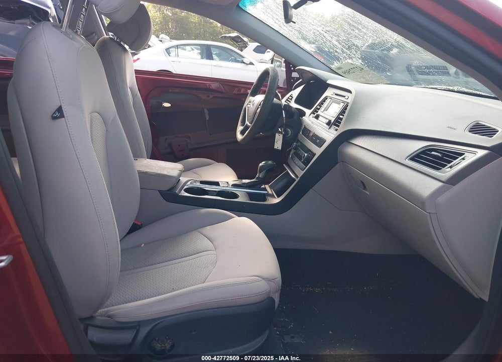 2015 HYUNDAI SONATA VIN: 5NPE24AFXFH151983