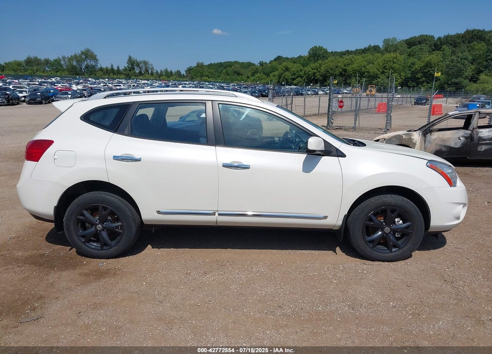 2014 NISSAN ROGUE VIN: JN8AS5MT6EW618772