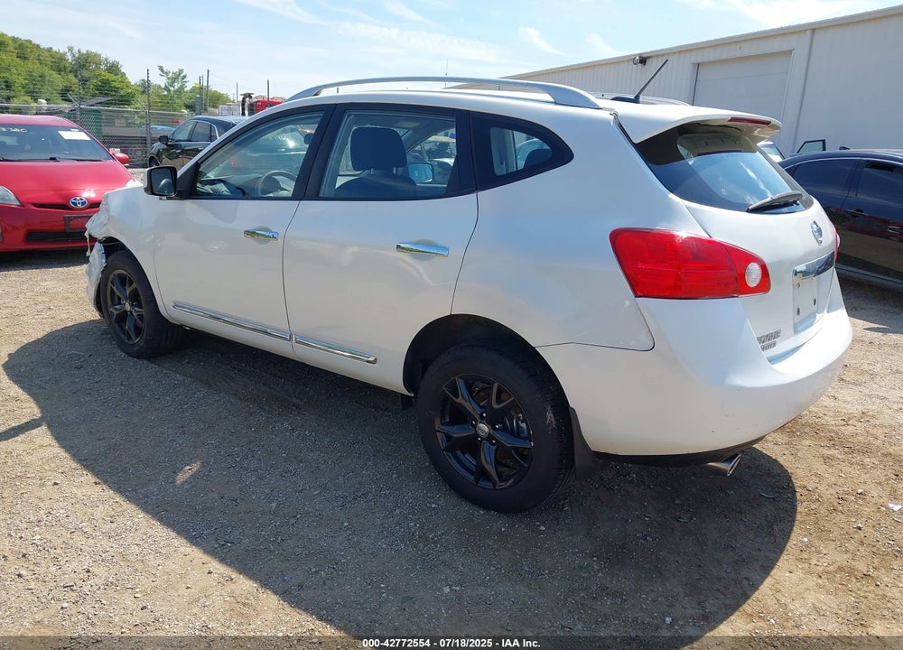 2014 NISSAN ROGUE VIN: JN8AS5MT6EW618772