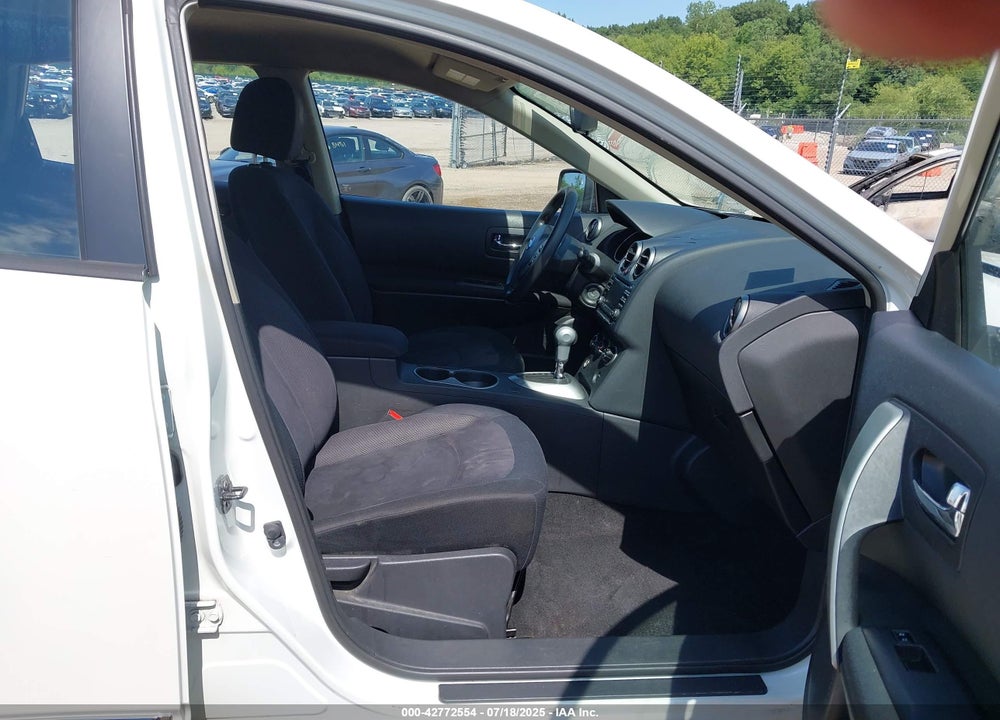 2014 NISSAN ROGUE VIN: JN8AS5MT6EW618772