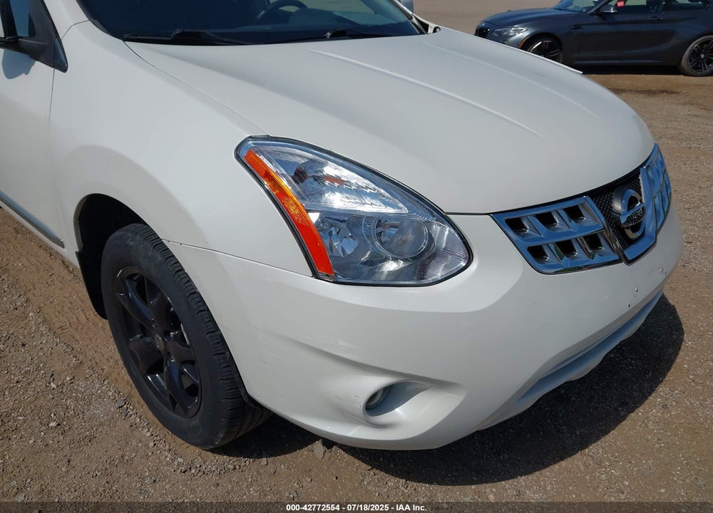 2014 NISSAN ROGUE VIN: JN8AS5MT6EW618772