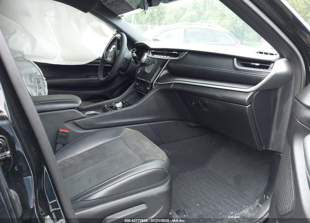 2025 JEEP GRAND CHEROKEE L VIN: 1C4RJKAG3S8669654