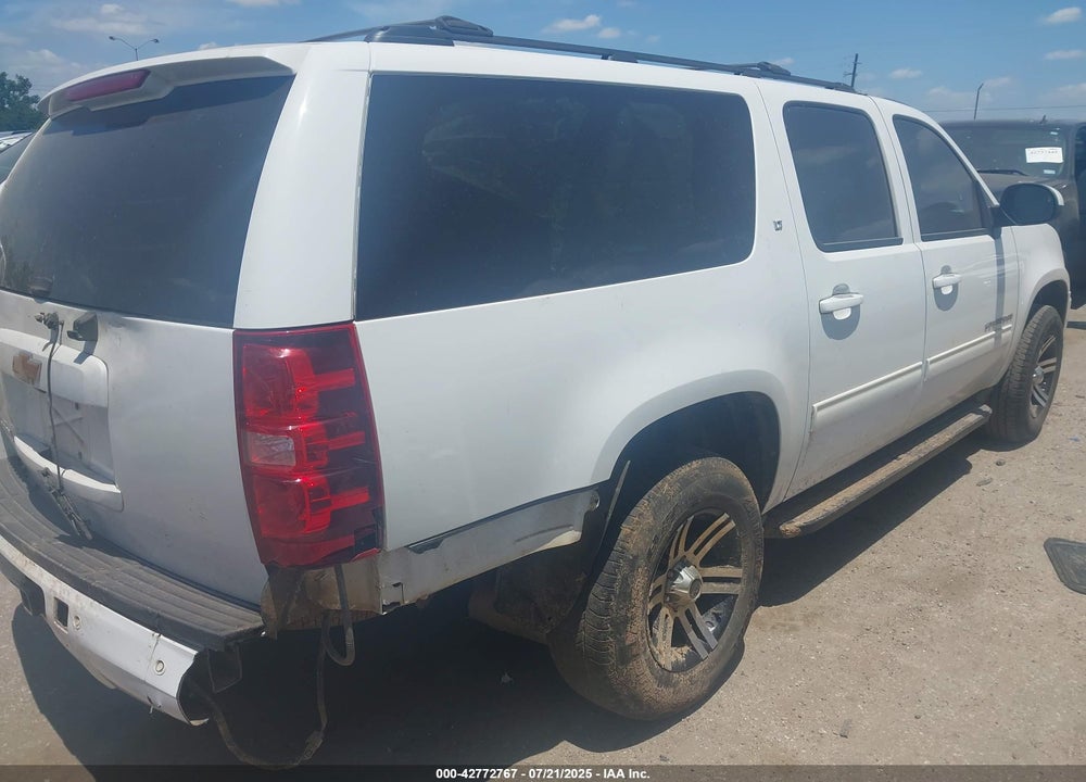 2014 CHEVROLET SUBURBAN 1500 LT VIN: 1GNSCJE02ER207529