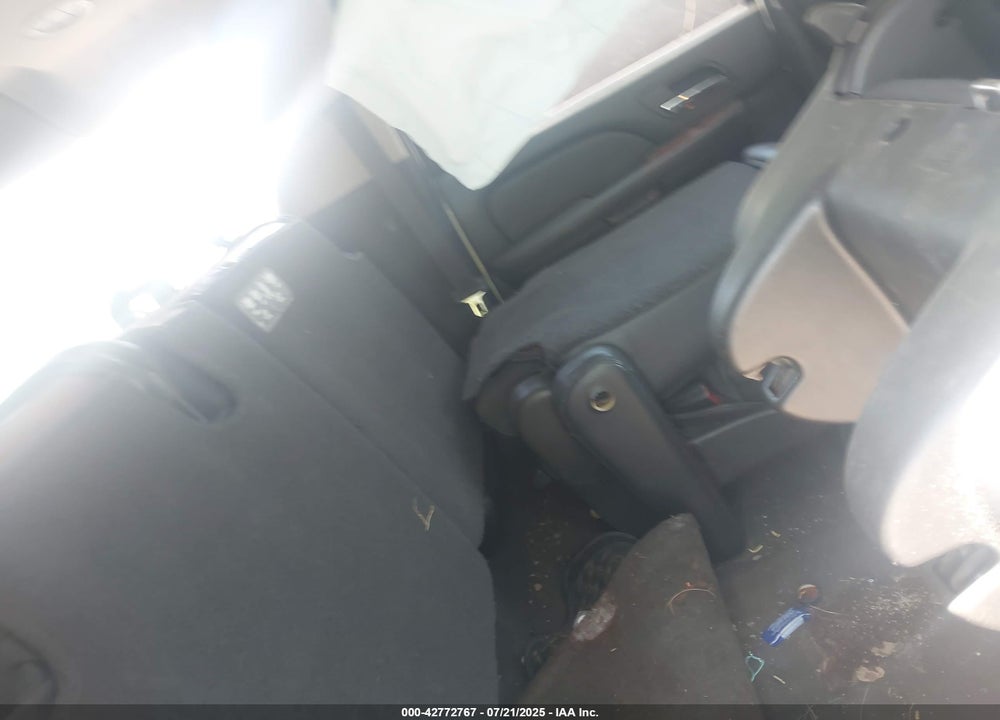 2014 CHEVROLET SUBURBAN 1500 LT VIN: 1GNSCJE02ER207529