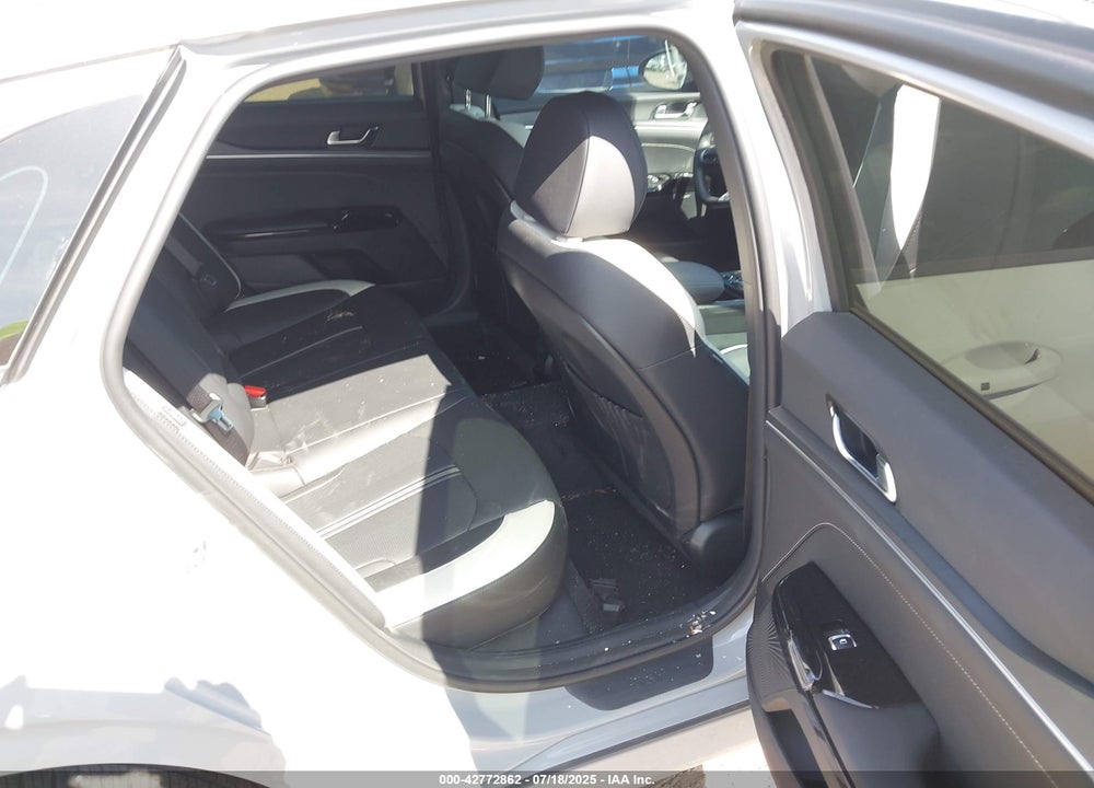 2025 KIA K5 VIN: KNAG64J70S5309485