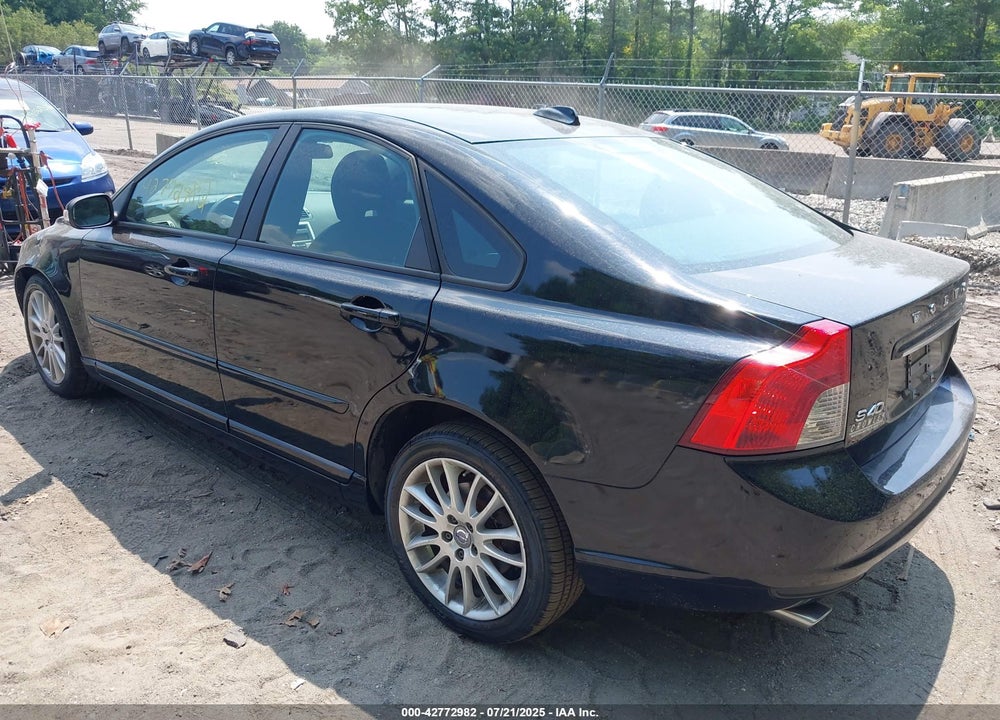 2011 VOLVO S40 VIN: YV1672MS1B2546790