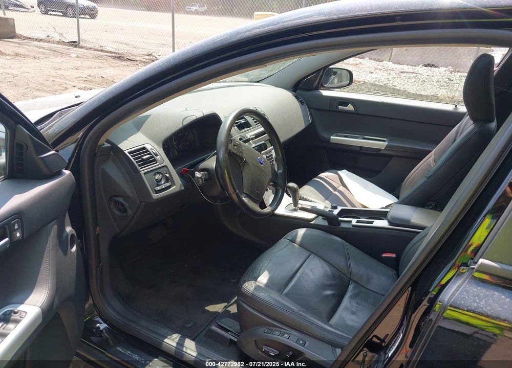 2011 VOLVO S40 VIN: YV1672MS1B2546790