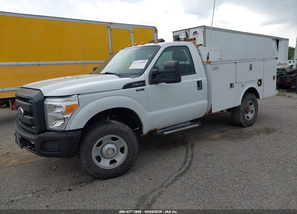 2011 FORD F-350 CHASSIS XL VIN: 1FDRF3F66BEA31516