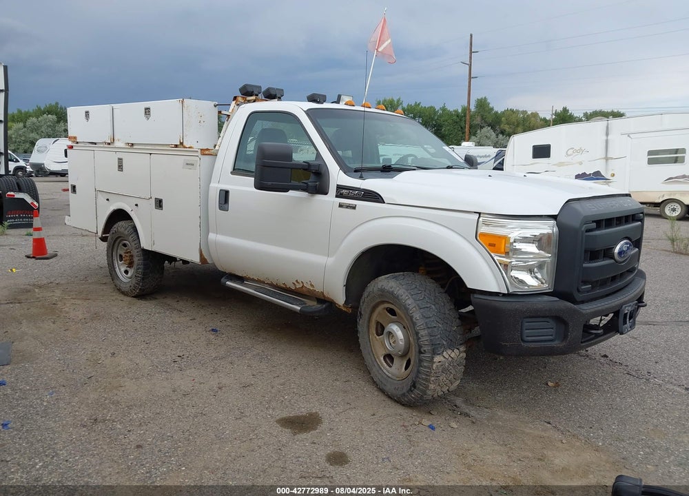 2011 FORD F-350 CHASSIS XL VIN: 1FDRF3F66BEA31516