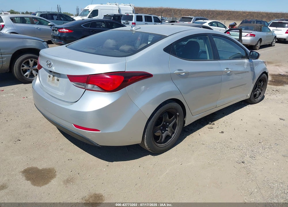 2016 HYUNDAI ELANTRA VIN: 5NPDH4AE2GH708811