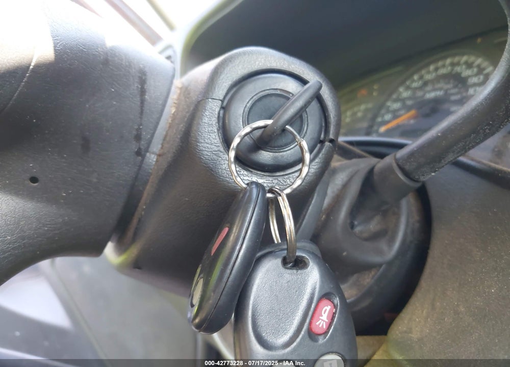 2004 CHEVROLET SILVERADO 1500 LS VIN: 2GCEC19V941416818