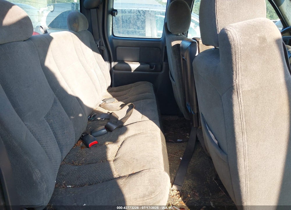 2004 CHEVROLET SILVERADO 1500 LS VIN: 2GCEC19V941416818