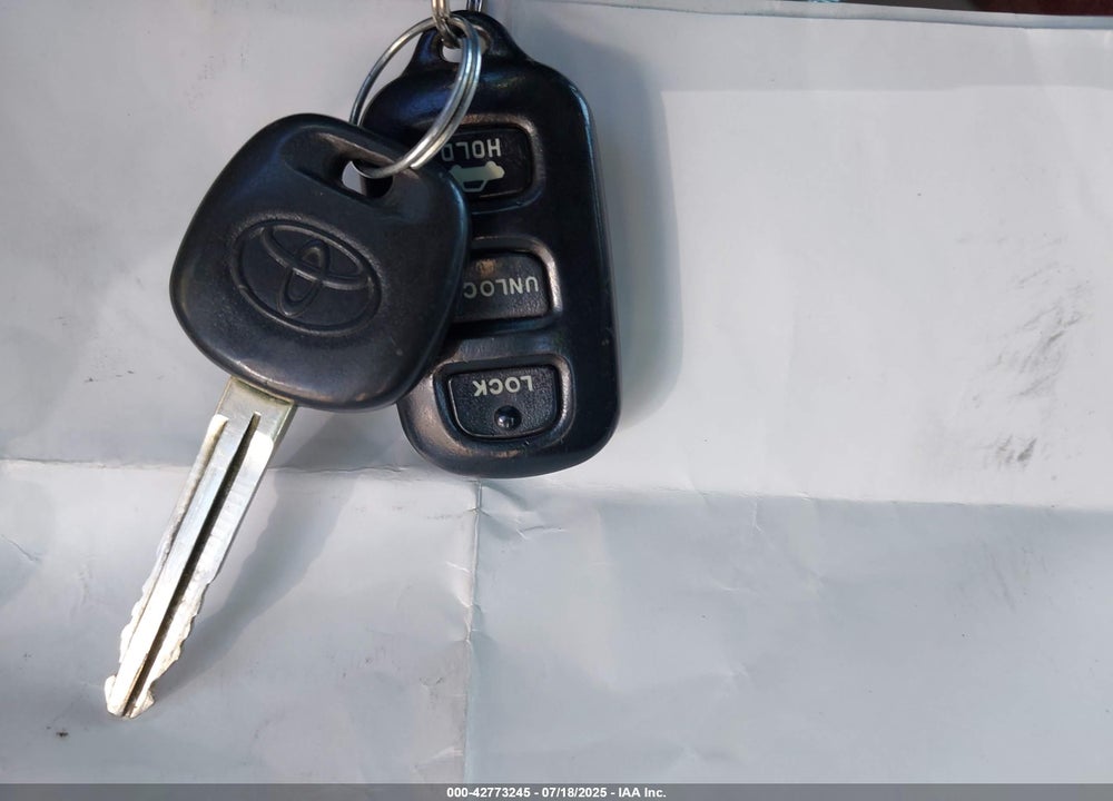 2004 TOYOTA CAMRY XLE VIN: 4T1BE30K44U823604