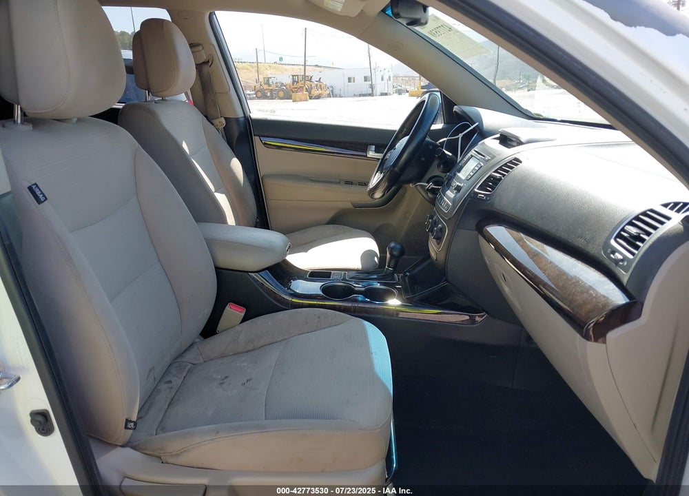 2014 KIA SORENTO VIN: 5XYKT3A67EG476283